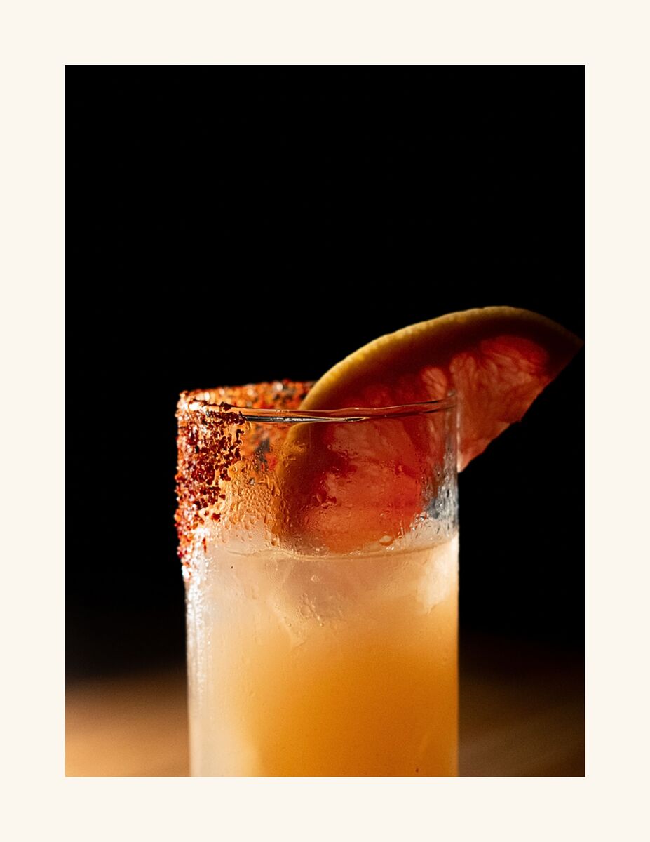 Cocktail photography on a dark set